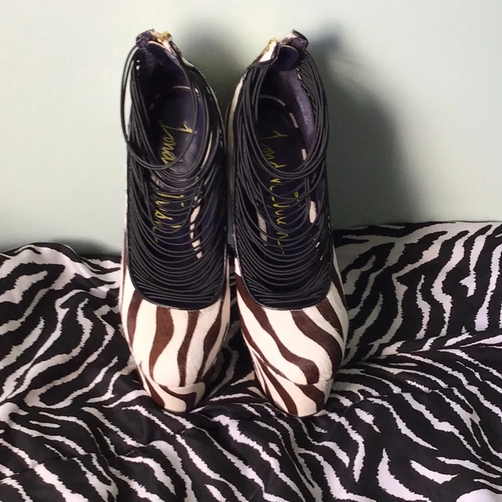 💰💰London Trash Ceres Leather Platform Heels💰💰